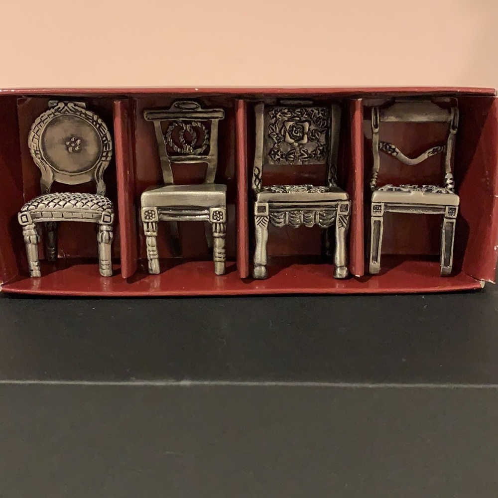 “Placechairs”. Pewter miniature chairs. Set of 4 - Picture 3 of 5